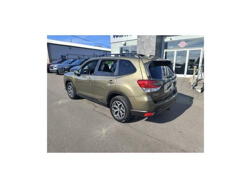 Autumn Green Metallic 2023 Subaru Forester Premium
