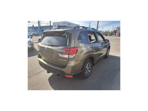 Autumn Green Metallic 2023 Subaru Forester Premium