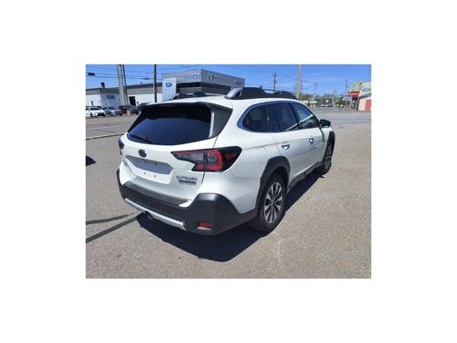 Crystal White Pearl 2024 Subaru Outback Touring XT