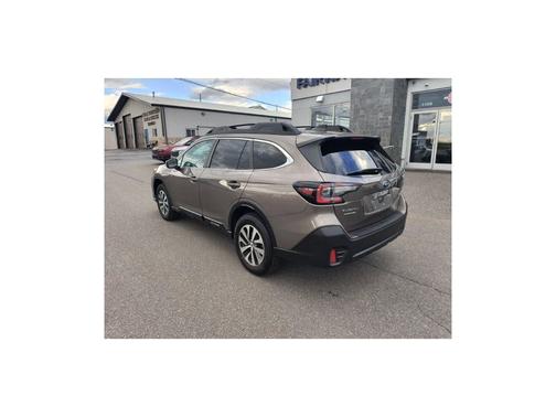 Brilliant Bronze Metallic 2022 Subaru Outback Premium