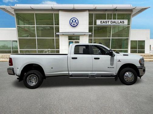 Bright White Clearcoat 2024 RAM 3500 Big Horn