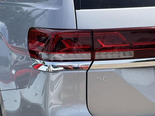 Silver Bird Metallic 2024 Volkswagen Atlas 2.0T SE w/Technology
