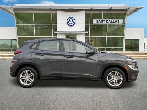 Gray 2023 Hyundai KONA SE