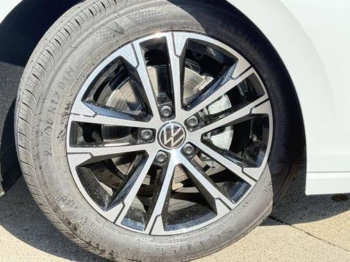 Pure White 2026 Volkswagen Jetta 1.5T Sport