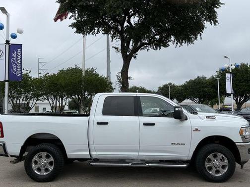Bright White Clearcoat 2024 RAM 2500 Big Horn