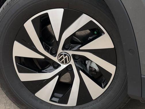 Platinum Gray Metallic 2026 Volkswagen Tiguan 2.0T S