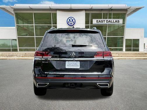 Deep Black Pearl Effect 2023 Volkswagen Atlas 3.6L SE w/Technology