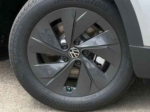 Pyrite Silver Metallic 2026 Volkswagen Taos 1.5T S
