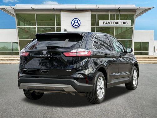 Black Metallic 2024 Ford Edge SEL