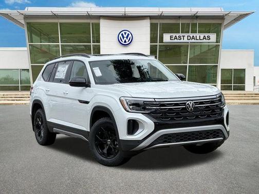 Opal White Pearl 2026 Volkswagen Atlas 2.0T Peak Edition