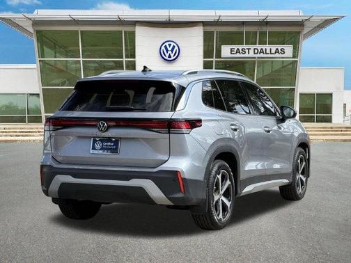 Pyrite Silver Metallic 2026 Volkswagen Tiguan 2.0T SE