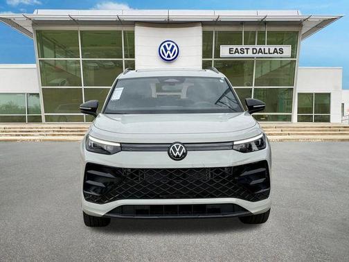 Sandstone 2026 Volkswagen Tiguan 2.0T SE R-Line Black