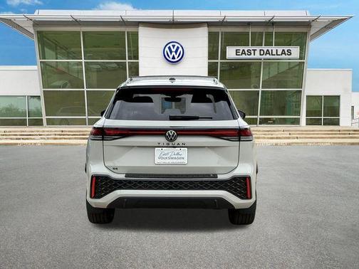 Sandstone 2026 Volkswagen Tiguan 2.0T SE R-Line Black
