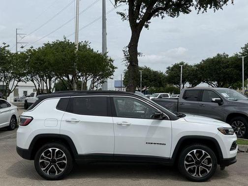 Bright White Clearcoat 2024 Jeep Compass Limited