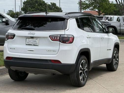 Bright White Clearcoat 2024 Jeep Compass Limited