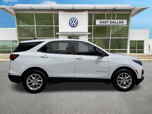 Summit White 2022 Chevrolet Equinox LS