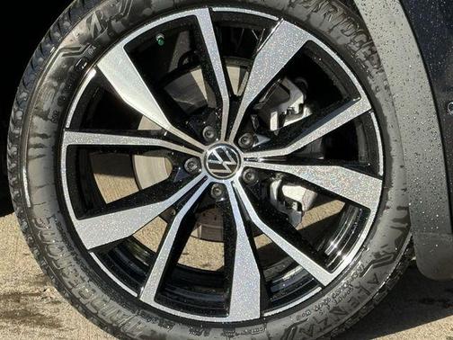 Deep Black Pearl Effect 2026 Volkswagen Atlas 2.0T SEL Premium R-Line