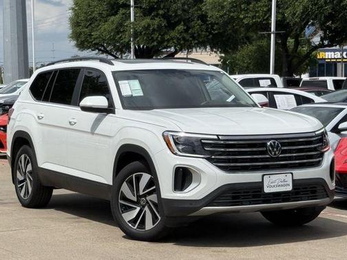 Pure White 2025 Volkswagen Atlas 2.0T SE w/Technology
