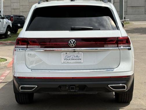 Pure White 2025 Volkswagen Atlas 2.0T SE w/Technology