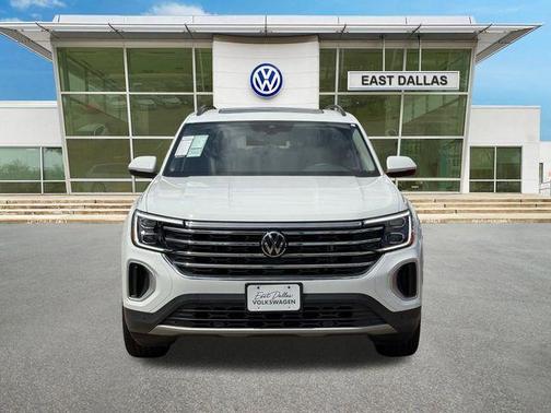 Pure White 2025 Volkswagen Atlas 2.0T SE w/Technology