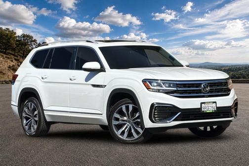 Pure White 2022 Volkswagen Atlas 3.6L SEL Premium