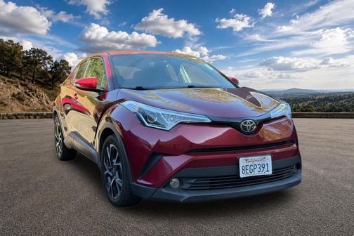 Pearl 2018 Toyota C-HR XLE Premium
