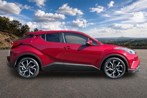 Pearl 2018 Toyota C-HR XLE Premium
