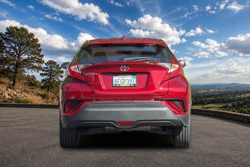 Pearl 2018 Toyota C-HR XLE Premium