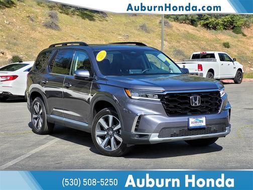 2025 Honda Pilot Touring 8-Passenger