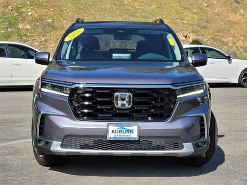 2025 Honda Pilot Touring 8-Passenger