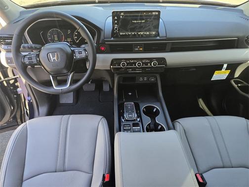 2025 Honda Pilot Touring 8-Passenger