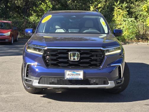 2025 Honda Pilot Touring 8-Passenger