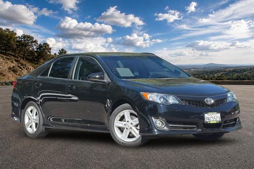 Attitude Black Metallic 2014 Toyota Camry SE