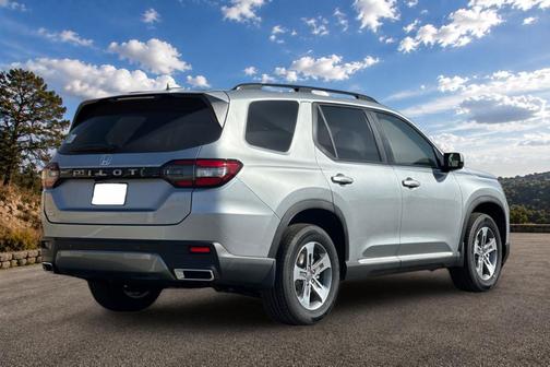 Solar Silver Metallic 2026 Honda Pilot EX-L