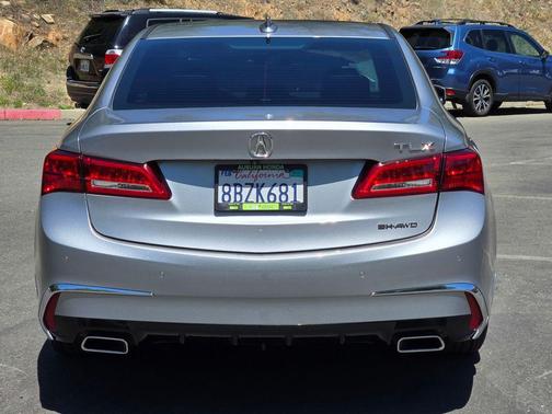 Lunar Silver Metallic 2018 Acura TLX Technology