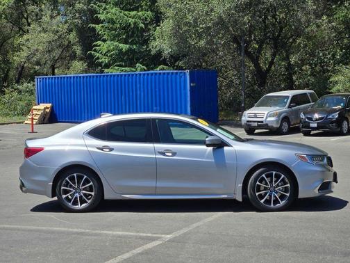 Lunar Silver Metallic 2018 Acura TLX Technology