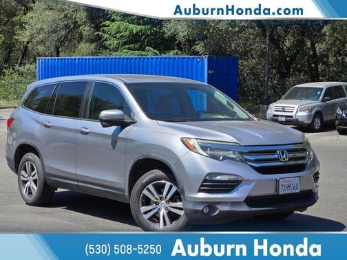 Lunar Silver Metallic 2017 Honda Pilot EX