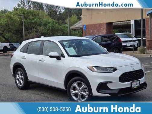 Platinum White Pearl 2025 Honda HR-V LX