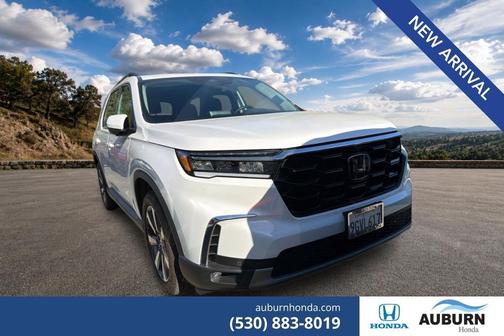 Platinum White Pearl 2023 Honda Pilot AWD Elite