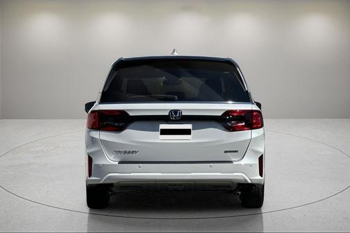 Platinum White Pearl 2026 Honda Odyssey Touring