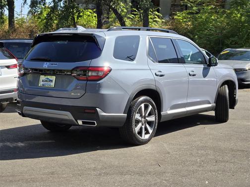 2025 Honda Pilot Elite