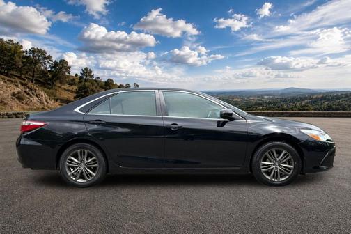 Midnight Black Metallic 2017 Toyota Camry LE