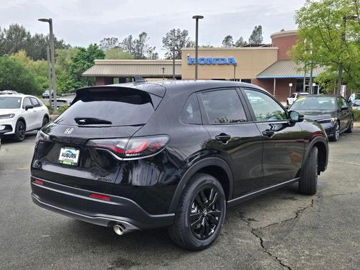 Crystal Black Pearl 2026 Honda HR-V AWD Sport