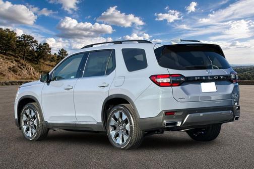 Sonic Gray Pearl 2026 Honda Pilot Elite