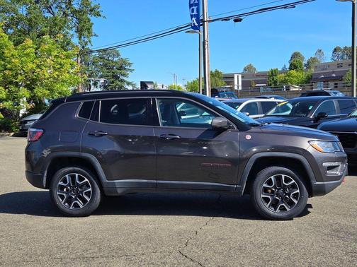 Granite Crystal Metallic Clearcoat 2019 Jeep Compass Trailhawk