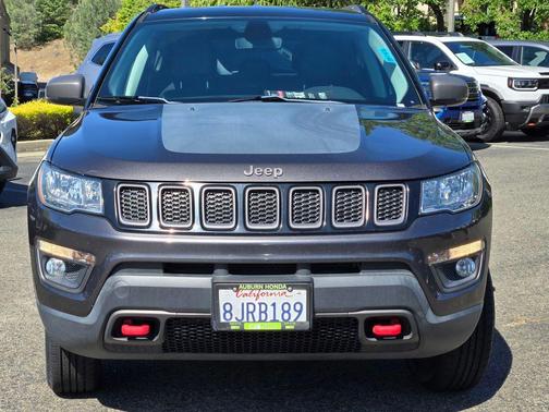Granite Crystal Metallic Clearcoat 2019 Jeep Compass Trailhawk