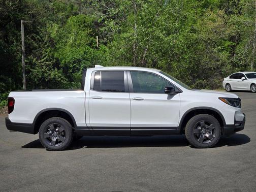 Platinum White Pearl 2026 Honda Ridgeline TrailSport