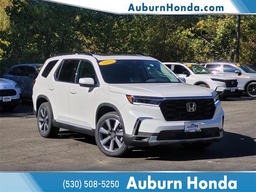 2025 Honda Pilot Touring 8-Passenger