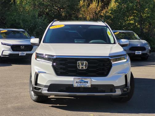 2025 Honda Pilot Touring 8-Passenger