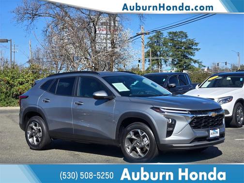 2025 Chevrolet Trax LT